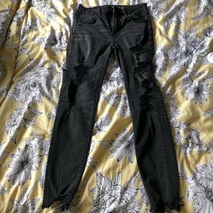 American Eagle High Waisted Distressed jeans